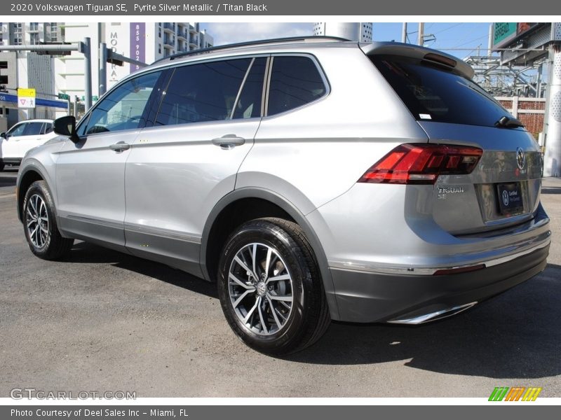 Pyrite Silver Metallic / Titan Black 2020 Volkswagen Tiguan SE