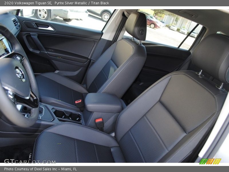 Pyrite Silver Metallic / Titan Black 2020 Volkswagen Tiguan SE