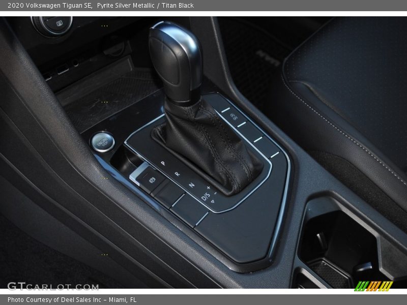 Pyrite Silver Metallic / Titan Black 2020 Volkswagen Tiguan SE