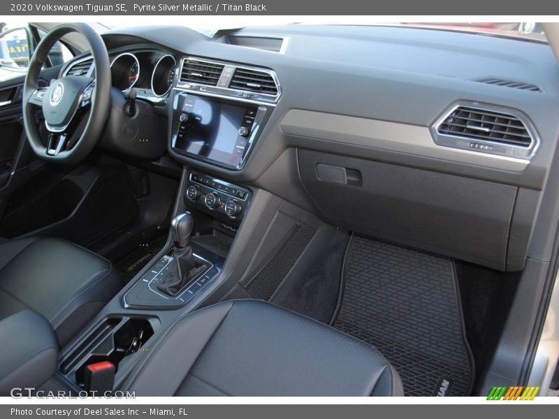 Pyrite Silver Metallic / Titan Black 2020 Volkswagen Tiguan SE