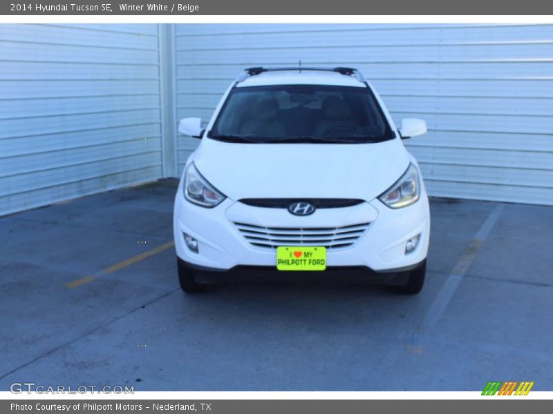Winter White / Beige 2014 Hyundai Tucson SE