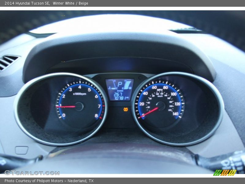 Winter White / Beige 2014 Hyundai Tucson SE