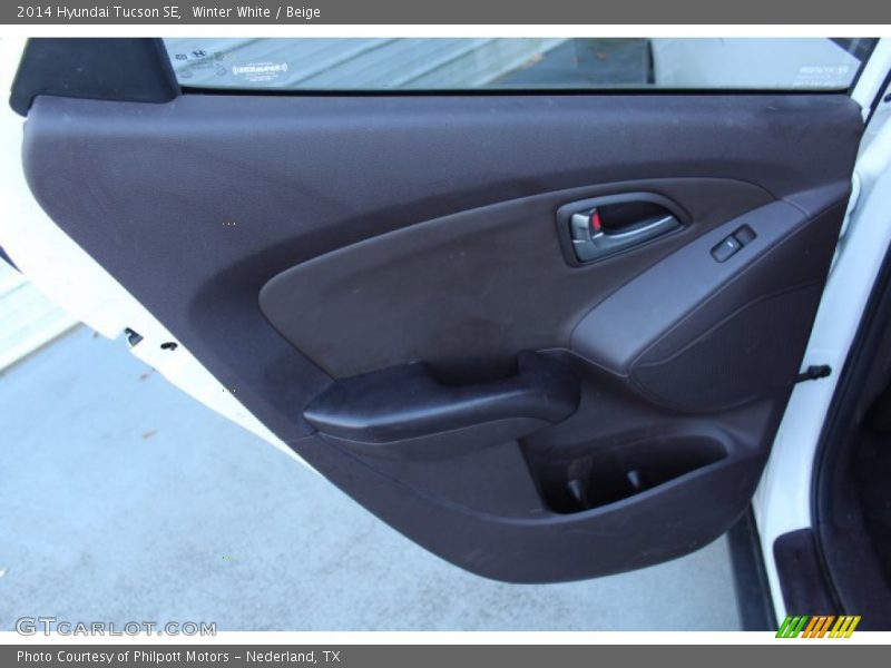 Winter White / Beige 2014 Hyundai Tucson SE