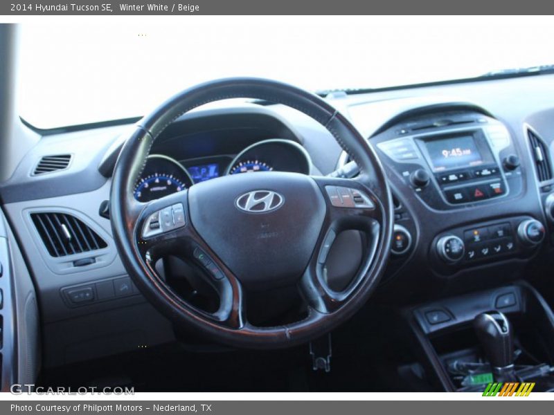 Winter White / Beige 2014 Hyundai Tucson SE