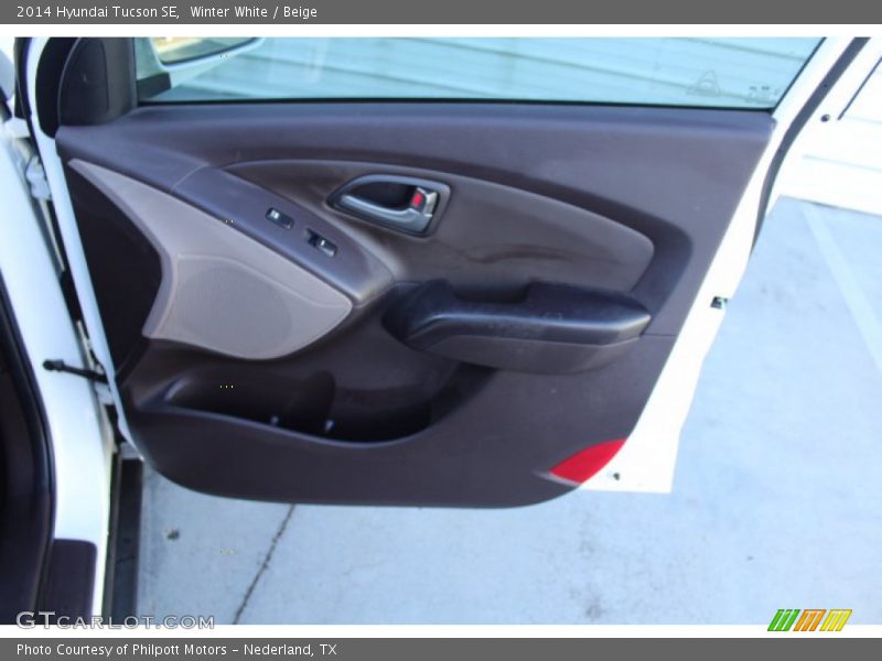 Winter White / Beige 2014 Hyundai Tucson SE