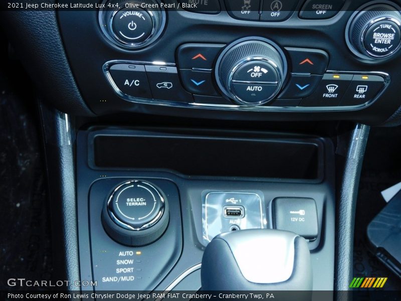 Olive Green Pearl / Black 2021 Jeep Cherokee Latitude Lux 4x4