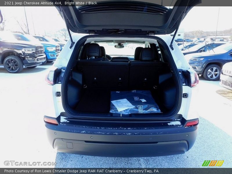 Bright White / Black 2021 Jeep Cherokee Altitude 4x4