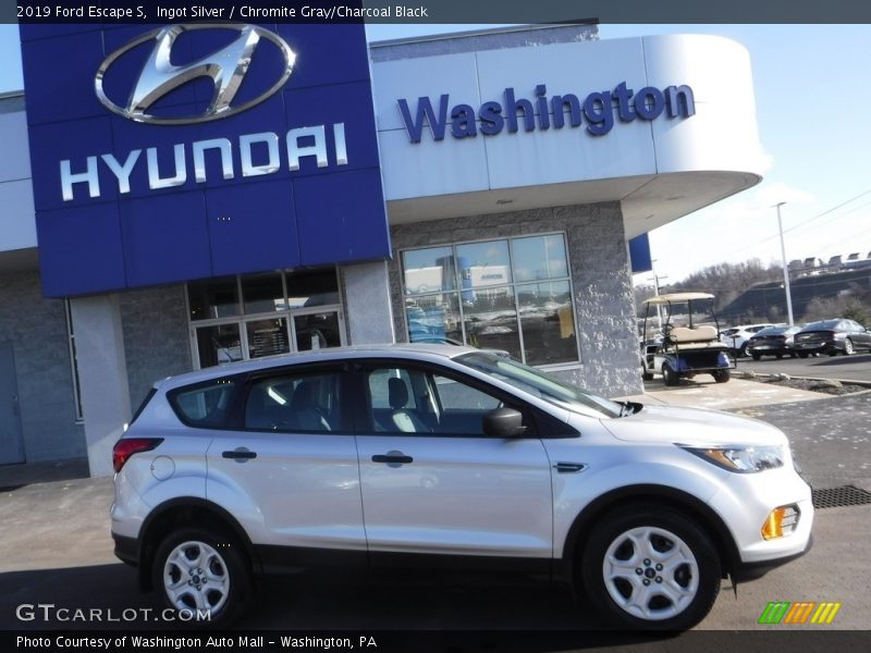 Ingot Silver / Chromite Gray/Charcoal Black 2019 Ford Escape S