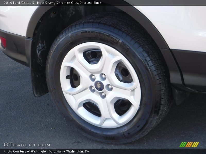 Ingot Silver / Chromite Gray/Charcoal Black 2019 Ford Escape S