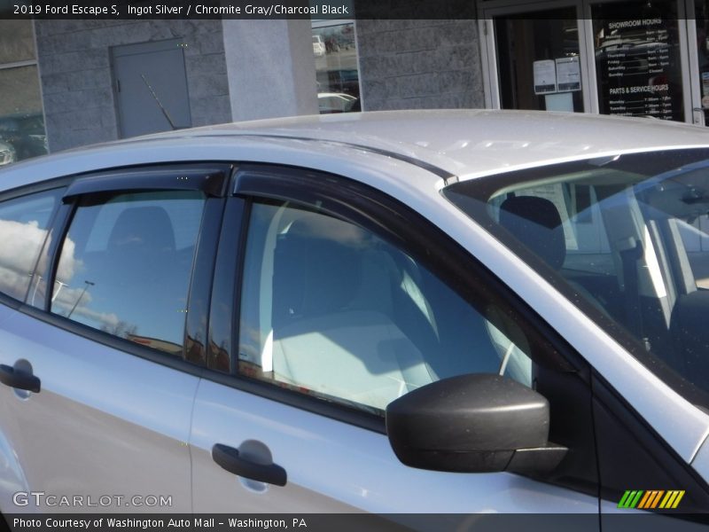 Ingot Silver / Chromite Gray/Charcoal Black 2019 Ford Escape S