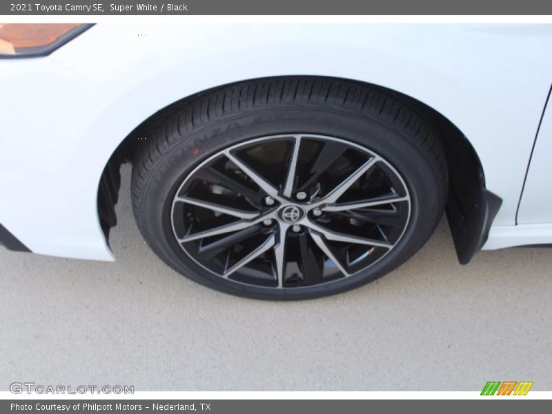Super White / Black 2021 Toyota Camry SE