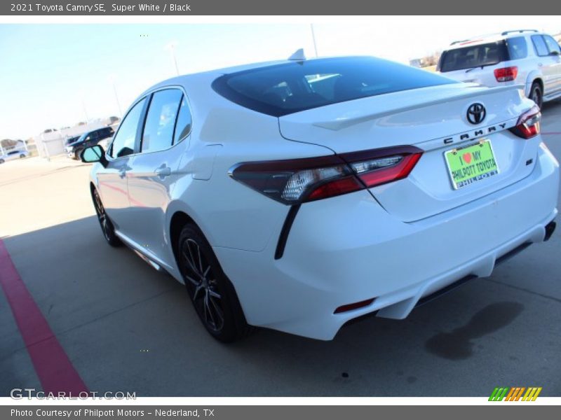 Super White / Black 2021 Toyota Camry SE