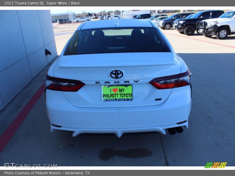 Super White / Black 2021 Toyota Camry SE