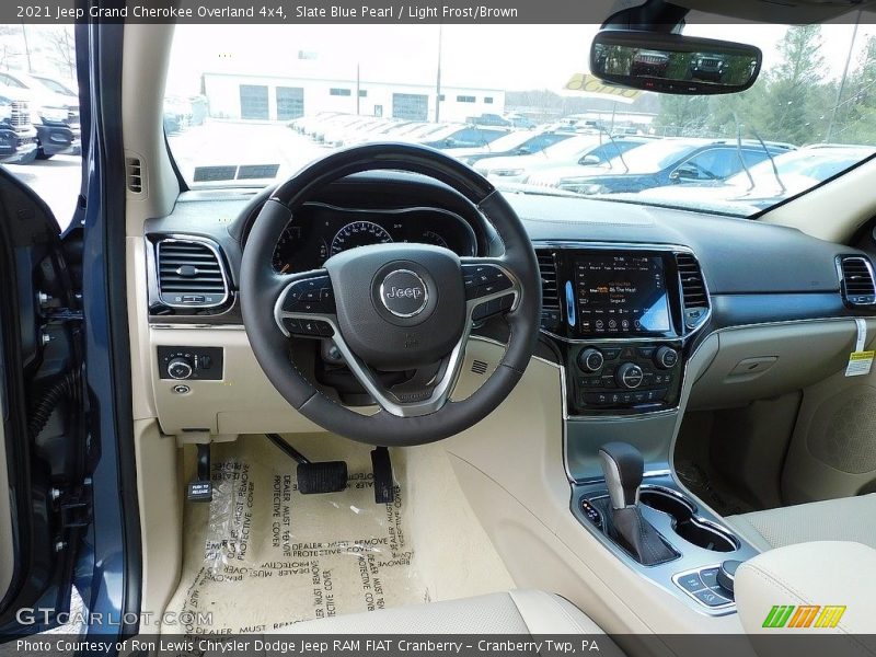 Front Seat of 2021 Grand Cherokee Overland 4x4