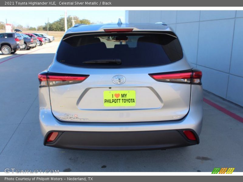 Celestial Silver Metallic / Black 2021 Toyota Highlander XLE