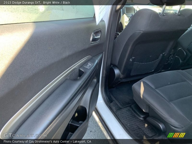 Bright White / Black 2013 Dodge Durango SXT