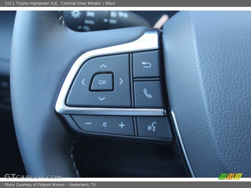 Celestial Silver Metallic / Black 2021 Toyota Highlander XLE