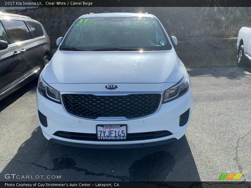 Clear White / Camel Beige 2017 Kia Sedona LX