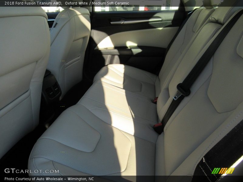 Oxford White / Medium Soft Ceramic 2018 Ford Fusion Titanium AWD