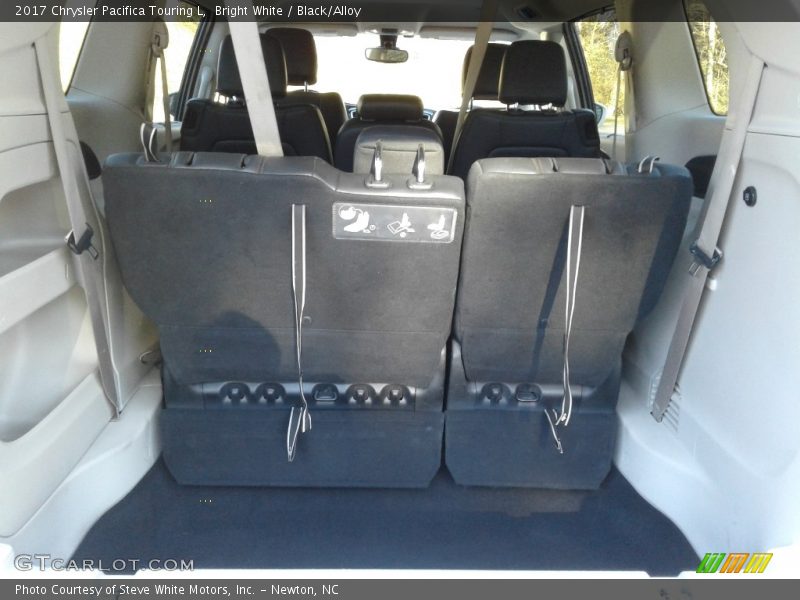 Bright White / Black/Alloy 2017 Chrysler Pacifica Touring L