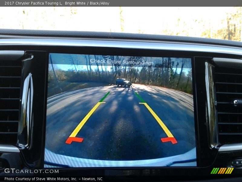 Bright White / Black/Alloy 2017 Chrysler Pacifica Touring L