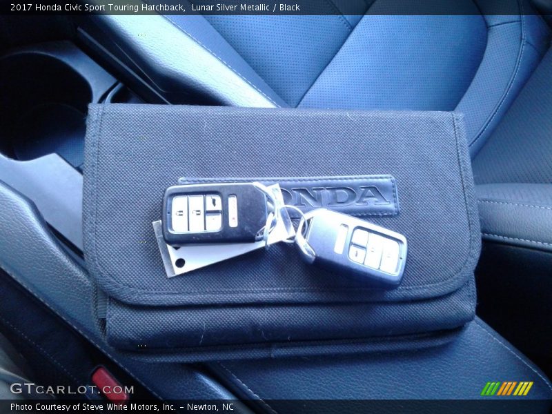 Keys of 2017 Civic Sport Touring Hatchback