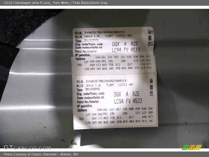 Pure White / Titan Black/Storm Gray 2019 Volkswagen Jetta R-Line