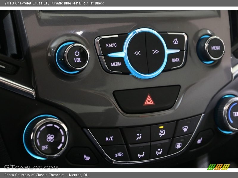 Kinetic Blue Metallic / Jet Black 2018 Chevrolet Cruze LT
