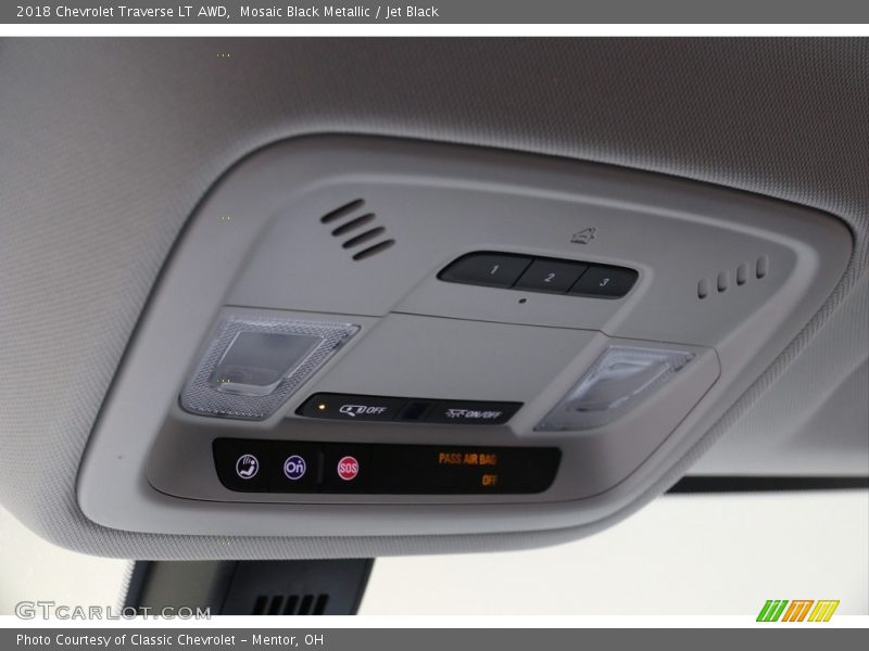 Mosaic Black Metallic / Jet Black 2018 Chevrolet Traverse LT AWD