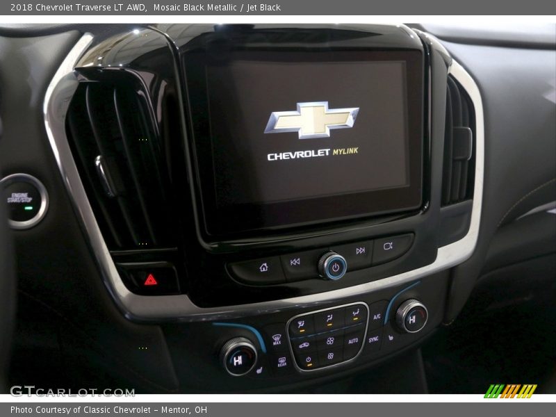 Mosaic Black Metallic / Jet Black 2018 Chevrolet Traverse LT AWD