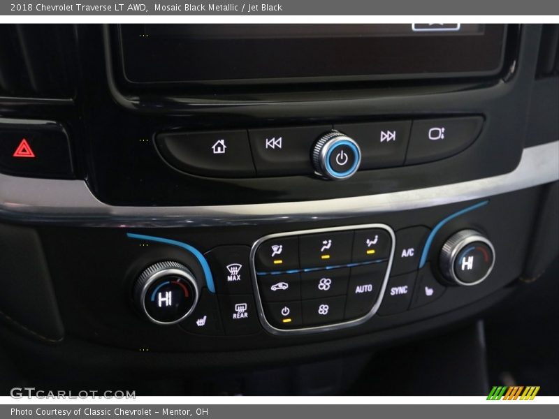 Mosaic Black Metallic / Jet Black 2018 Chevrolet Traverse LT AWD