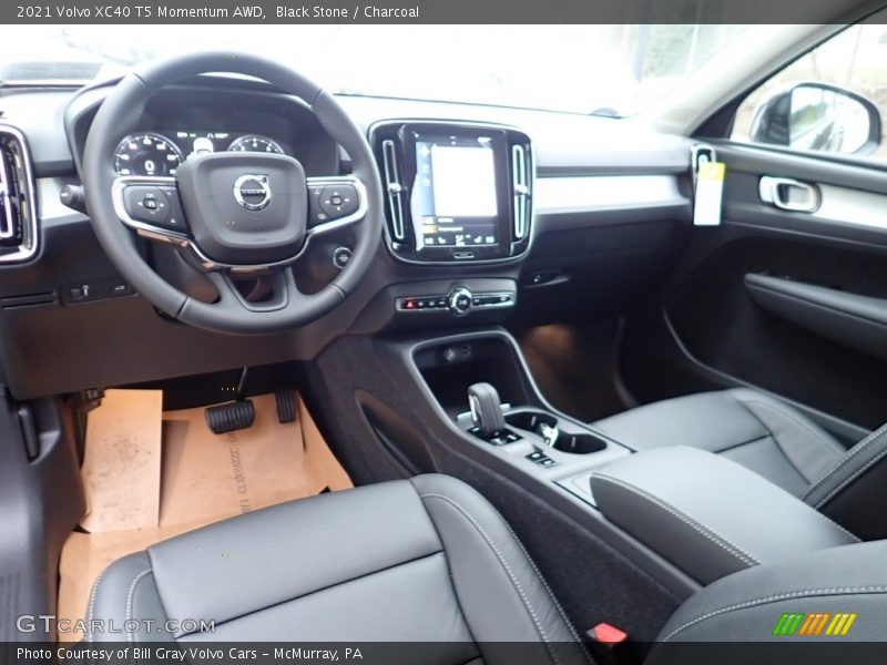  2021 XC40 T5 Momentum AWD Charcoal Interior