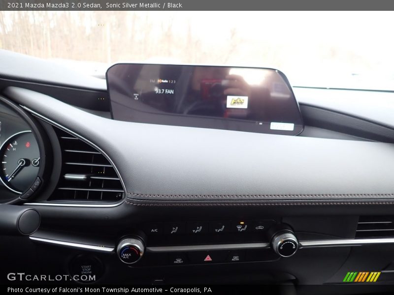 Sonic Silver Metallic / Black 2021 Mazda Mazda3 2.0 Sedan