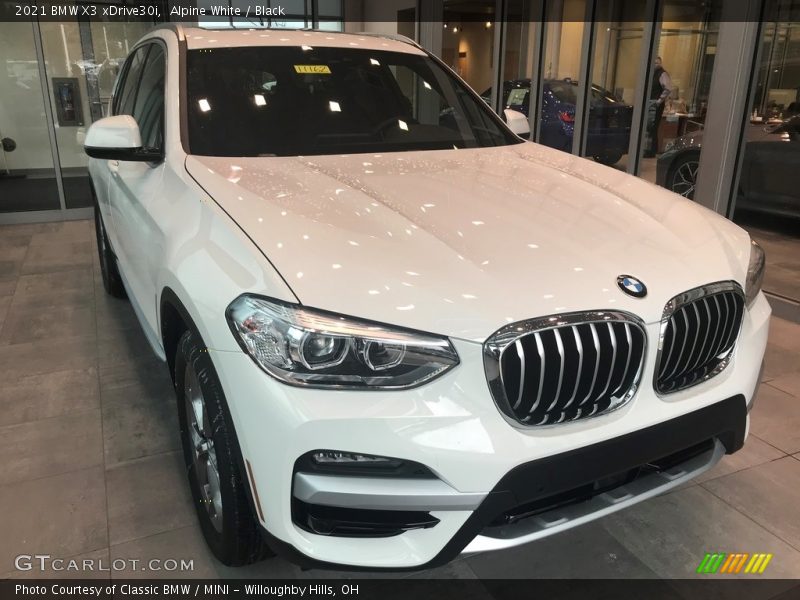 Alpine White / Black 2021 BMW X3 xDrive30i