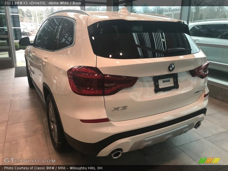 Alpine White / Black 2021 BMW X3 xDrive30i