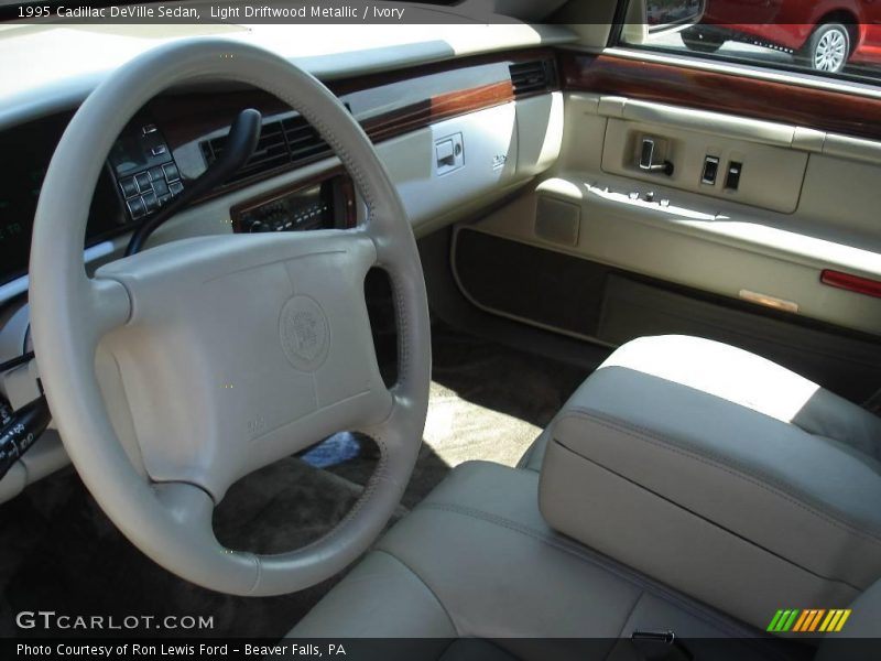 Light Driftwood Metallic / Ivory 1995 Cadillac DeVille Sedan