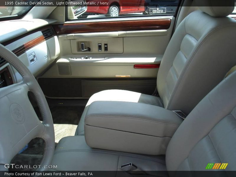 Light Driftwood Metallic / Ivory 1995 Cadillac DeVille Sedan