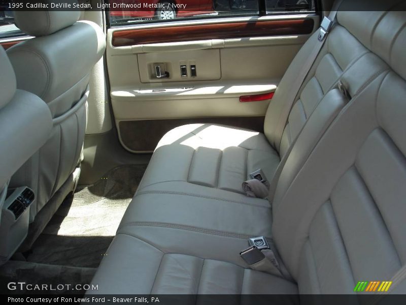 Light Driftwood Metallic / Ivory 1995 Cadillac DeVille Sedan