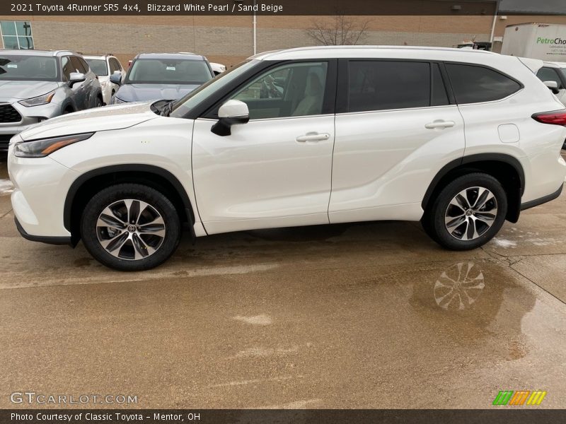 Blizzard White Pearl / Sand Beige 2021 Toyota 4Runner SR5 4x4