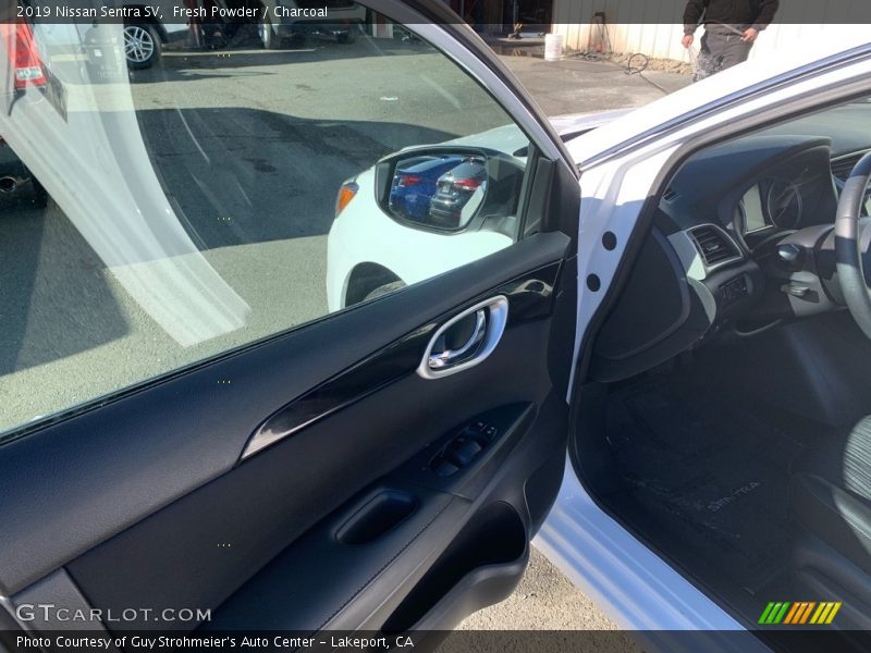 Fresh Powder / Charcoal 2019 Nissan Sentra SV