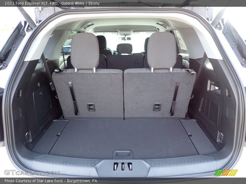 Oxford White / Ebony 2021 Ford Explorer XLT 4WD