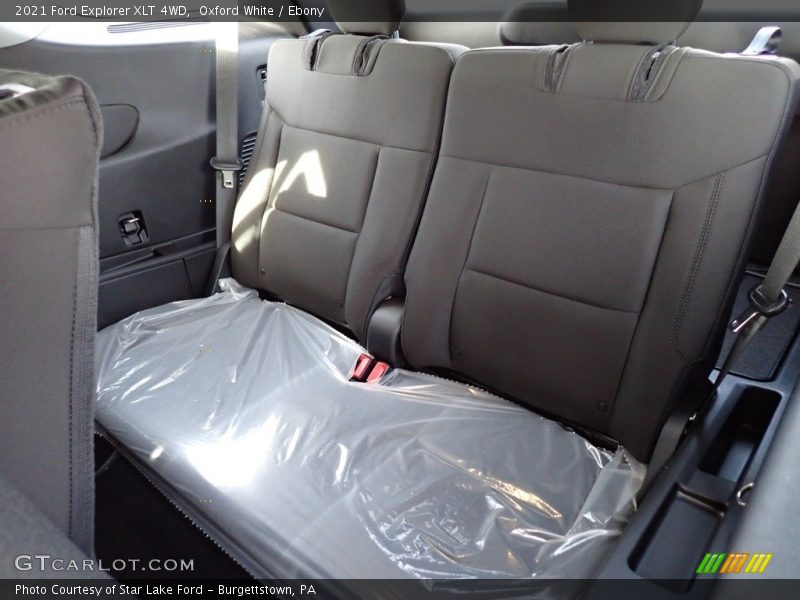 Oxford White / Ebony 2021 Ford Explorer XLT 4WD