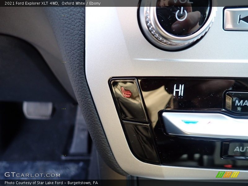 Oxford White / Ebony 2021 Ford Explorer XLT 4WD