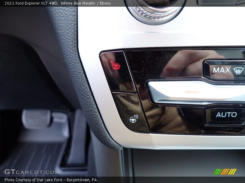 Infinite Blue Metallic / Ebony 2021 Ford Explorer XLT 4WD