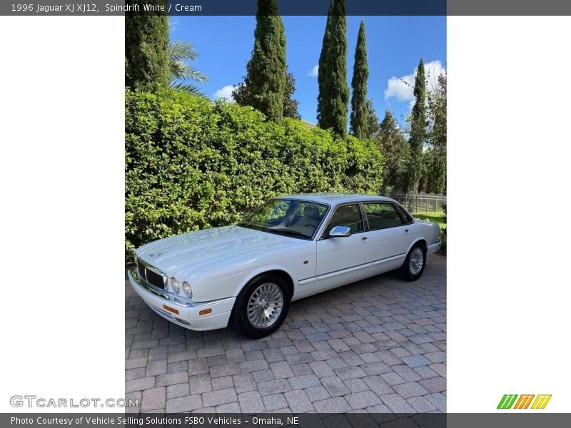 Front 3/4 View of 1996 XJ XJ12
