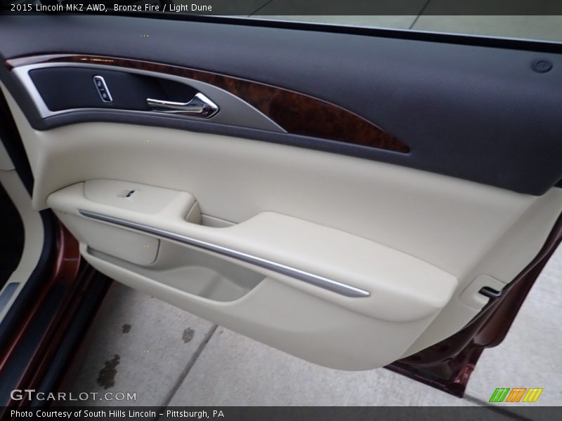 Door Panel of 2015 MKZ AWD