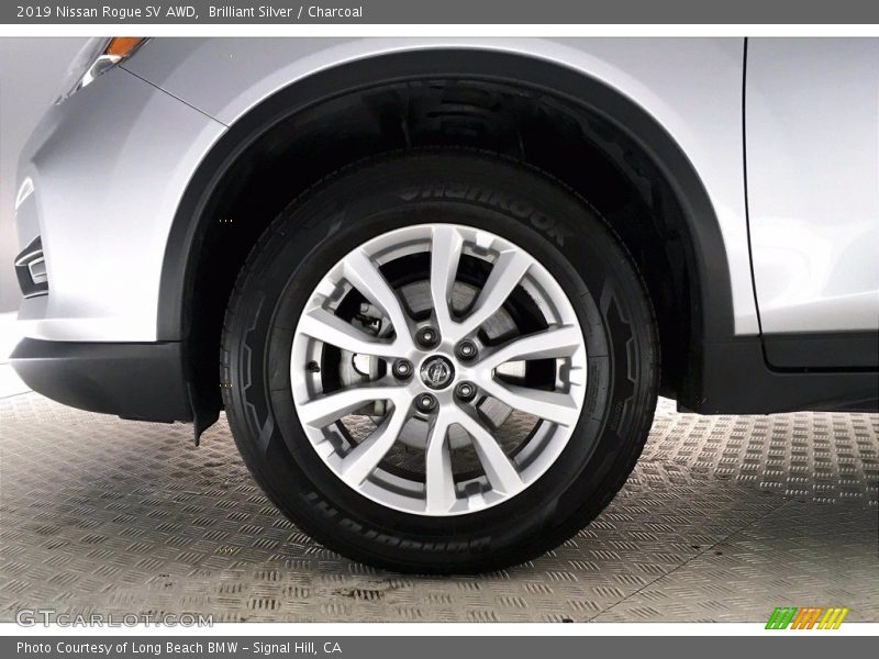  2019 Rogue SV AWD Wheel