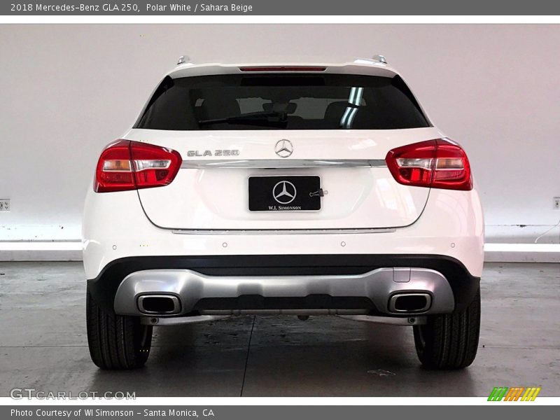 Polar White / Sahara Beige 2018 Mercedes-Benz GLA 250