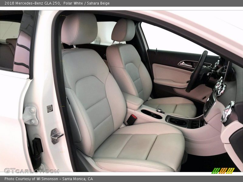 Polar White / Sahara Beige 2018 Mercedes-Benz GLA 250