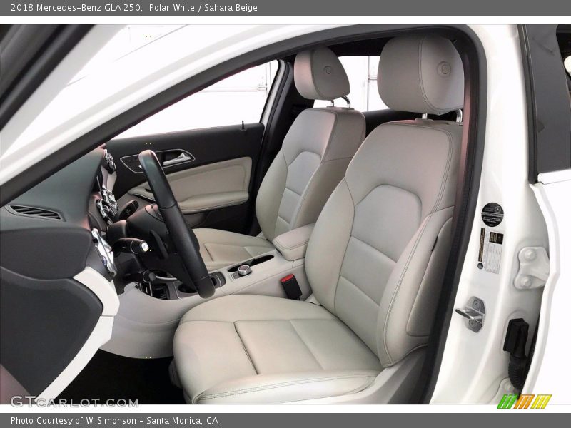 Polar White / Sahara Beige 2018 Mercedes-Benz GLA 250